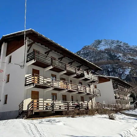 아파트 La Trinite Home Near Punta Jolanda 그레소니라트리니테